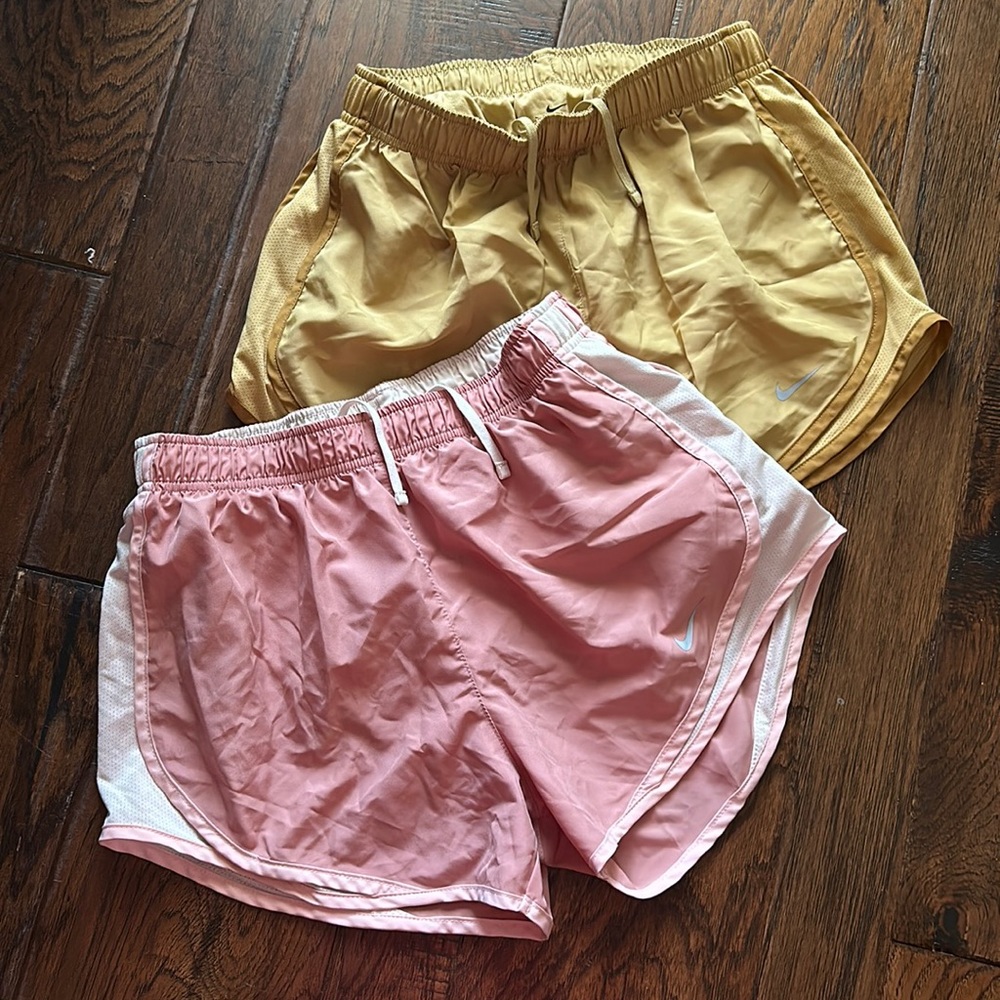Nike tempo dri fit sz S bundle